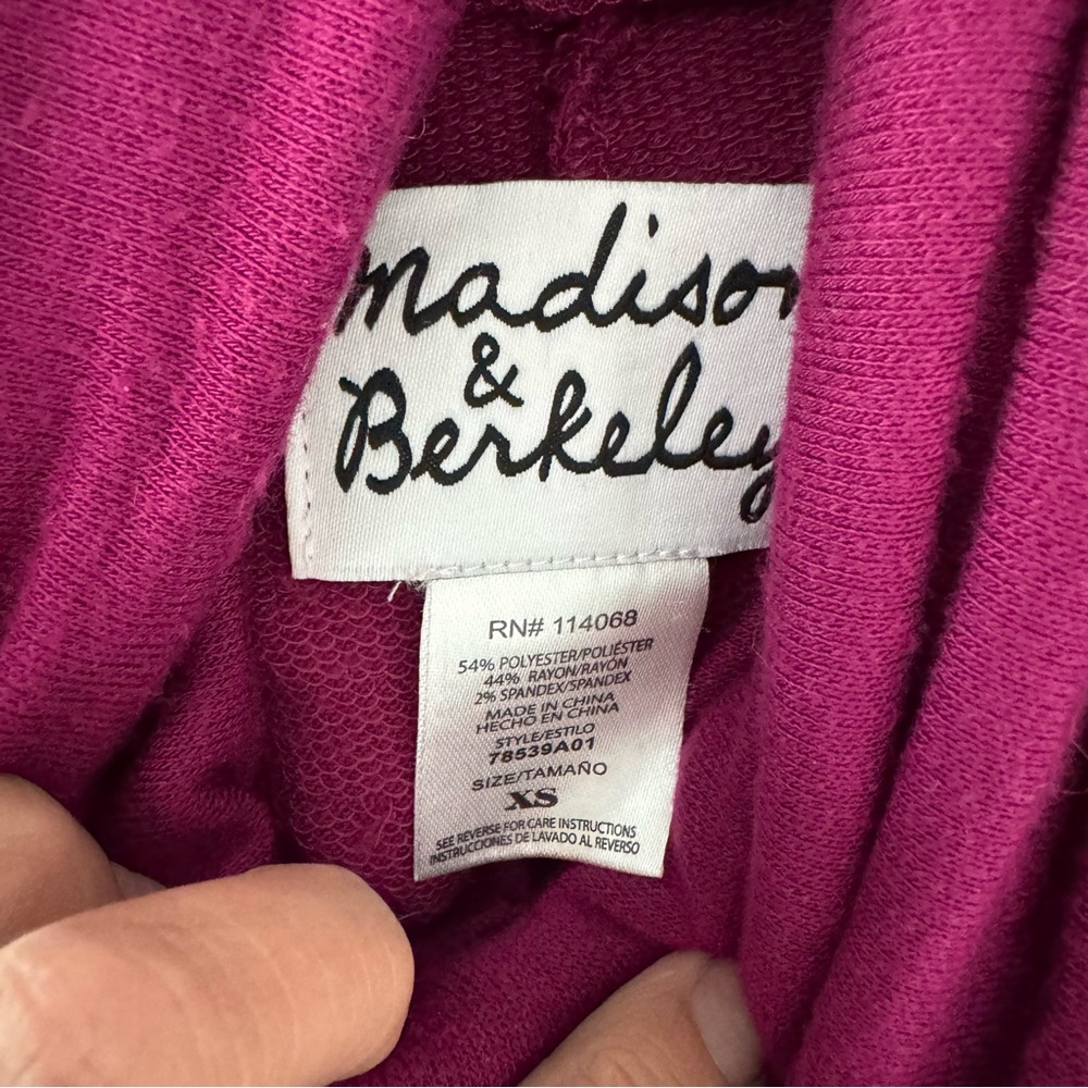 Madison & Berkley Berry Oversize Turtleneck Top XS - Picture 4 of 10